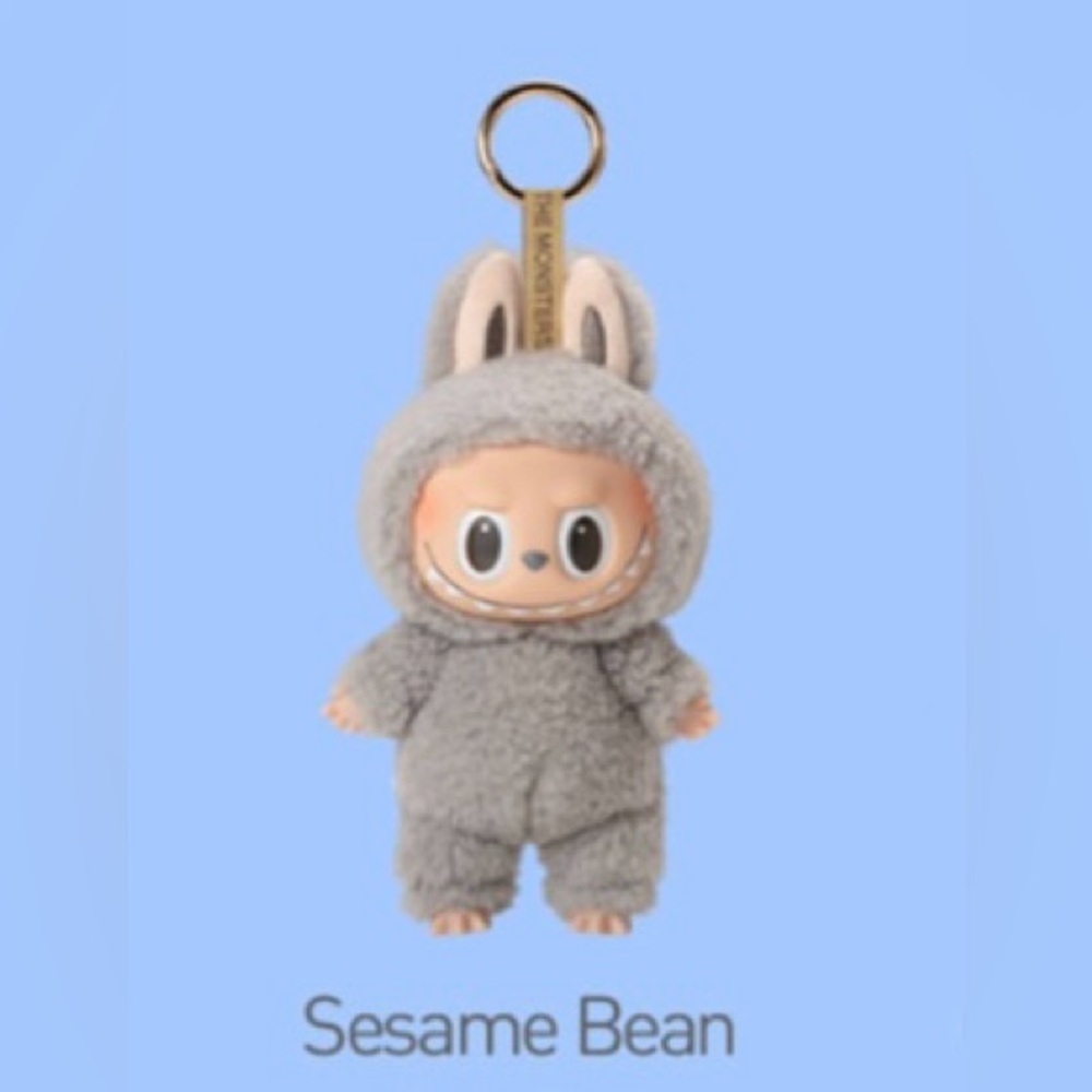 THE MONSTERS - Exciting Macaron Vinyl Keychain (Sesame Bean)